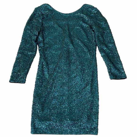 green emerald velvet dress Amazon.com: AOMEI Women's Green Bowtie Sequin Patchwork Long Flare Sleeve  Bodycon Mermaid Dress(1XL,1X) : Clothing, Shoes & Jewelry